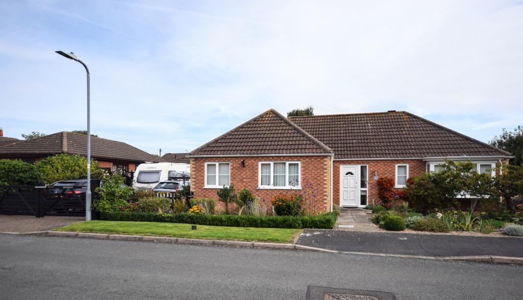 3-bed bungalow on Manor Park, Legbourne, LN11, £399,950