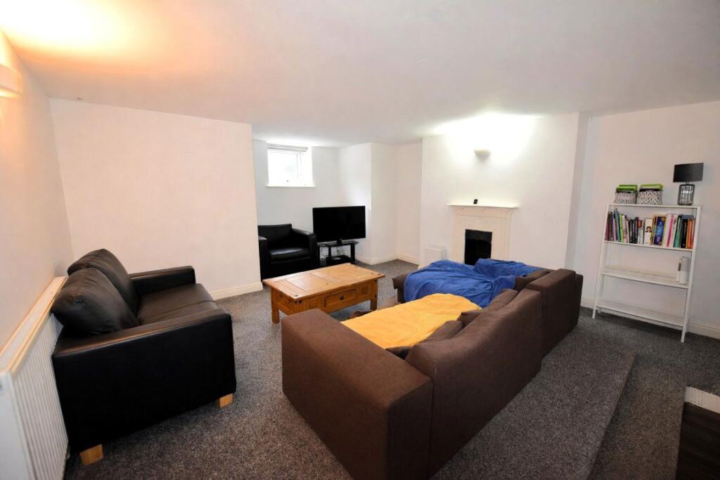 Main image of property: Headingley Avenue