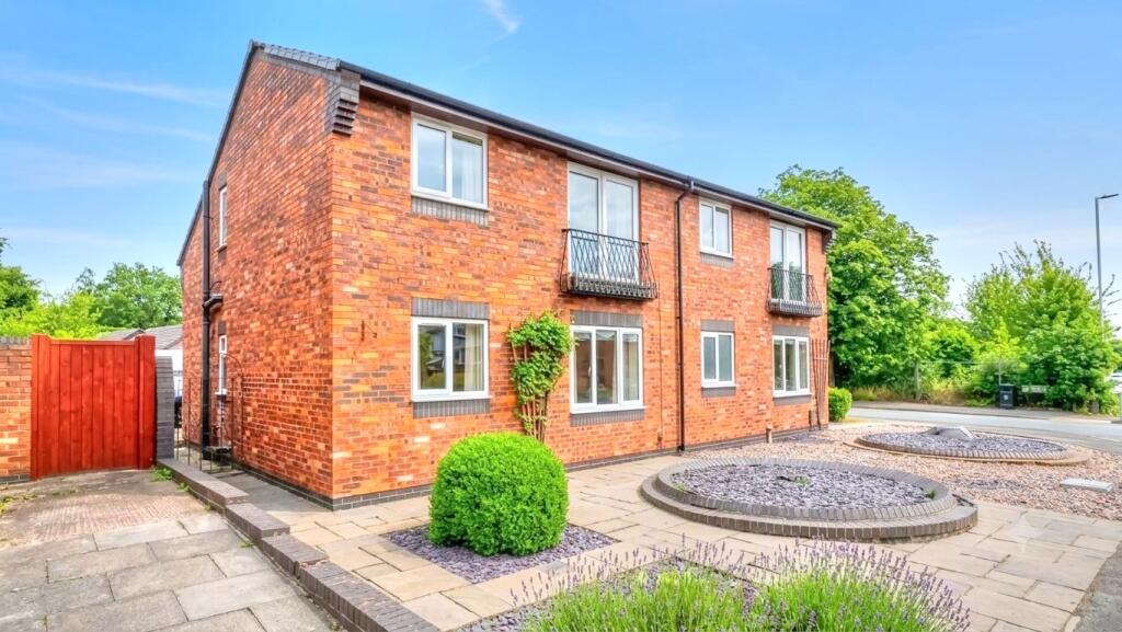 Apartment in Stoke-on-Trent - More