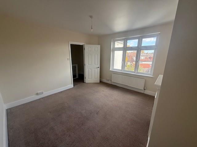 Apartment in Romford - View 5