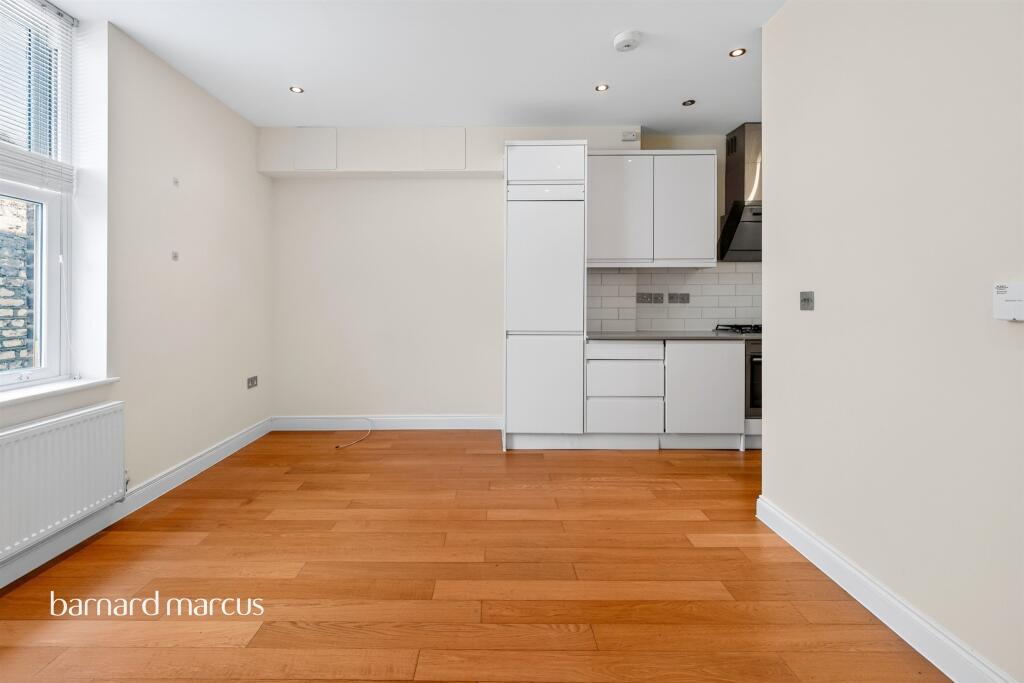 Apartment in London - More