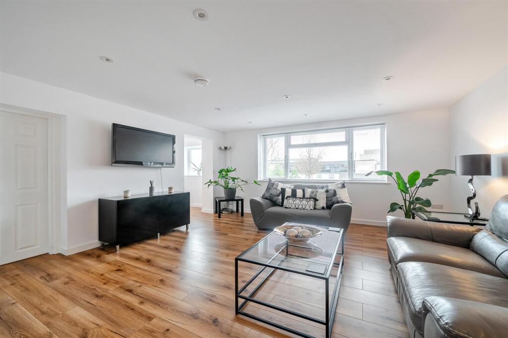 126 London Road, Shrewsbury, SY2 6PS photo 2