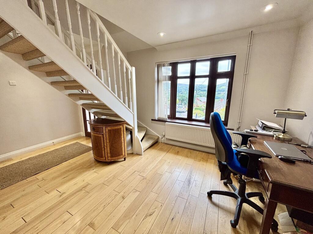 The Drive, Trebanos, Pontardawe, Swansea. photo 4