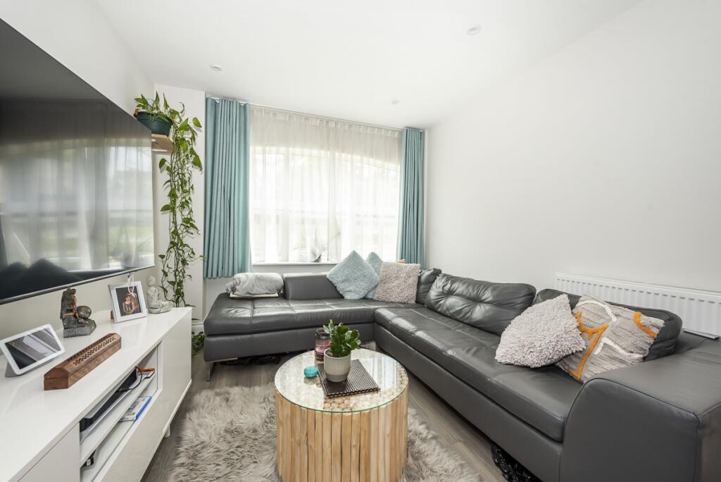 Apartment in Twickenham - More