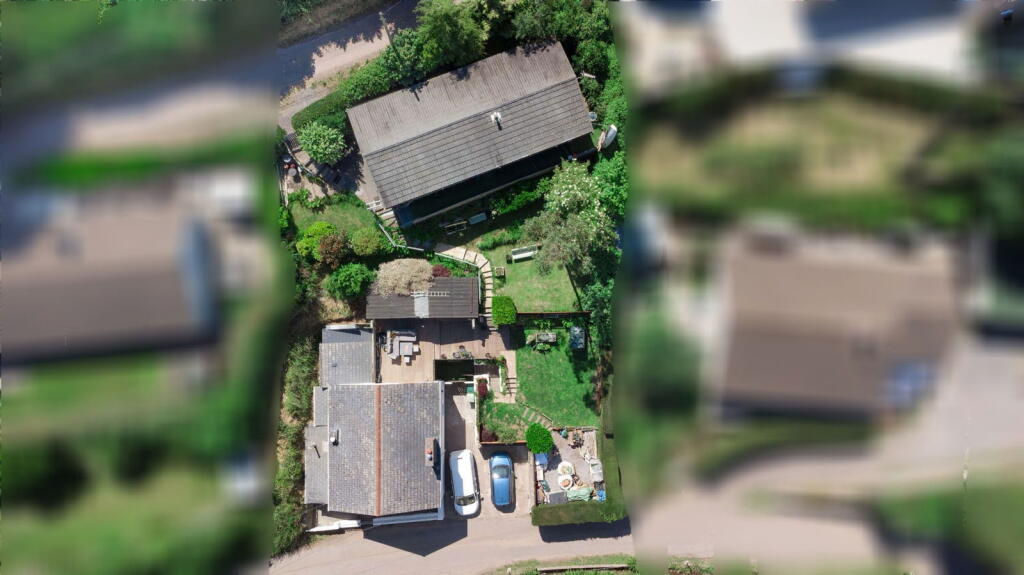 4-bed detached on Broadlay, Ferryside, SA17 5UB, £350,000
