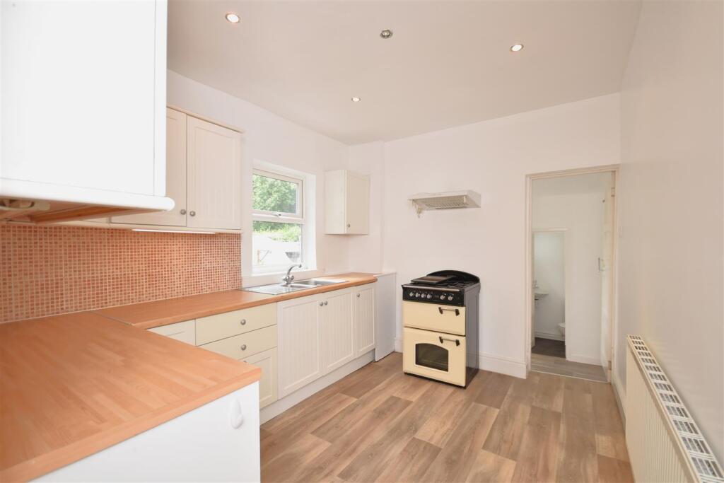 Gladstone Road, Neston photo 4