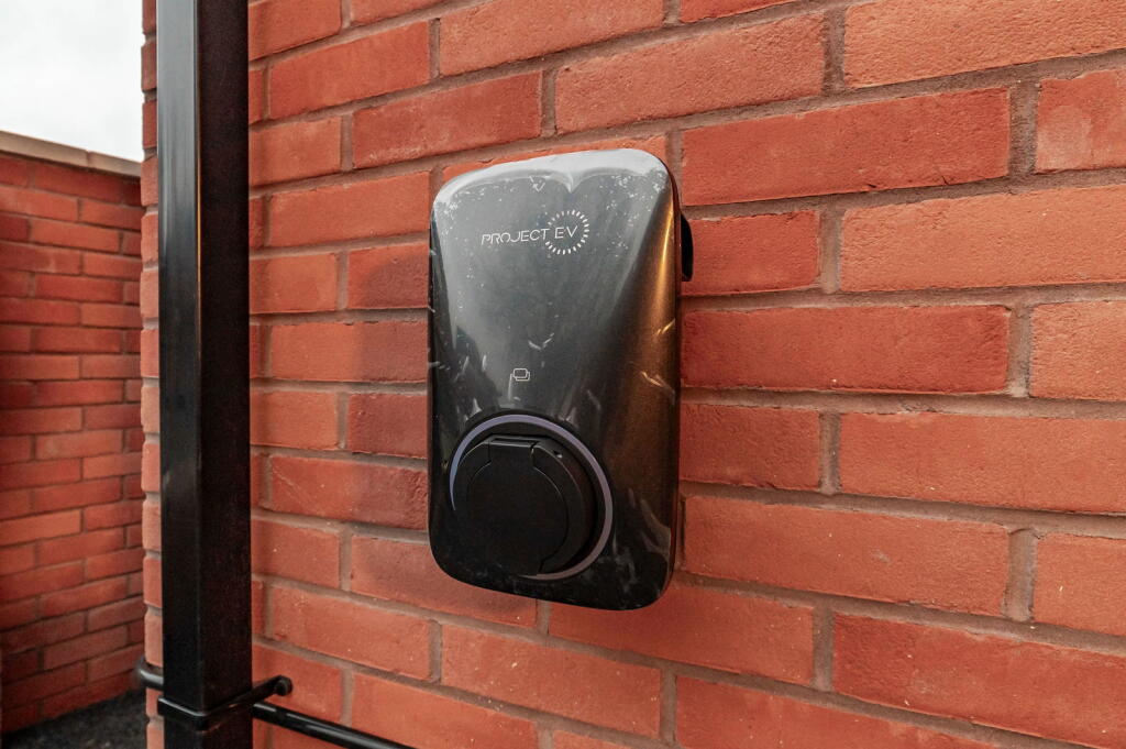 Chapel Street, Levenshulme, Manchester, M19 3qb photo 4