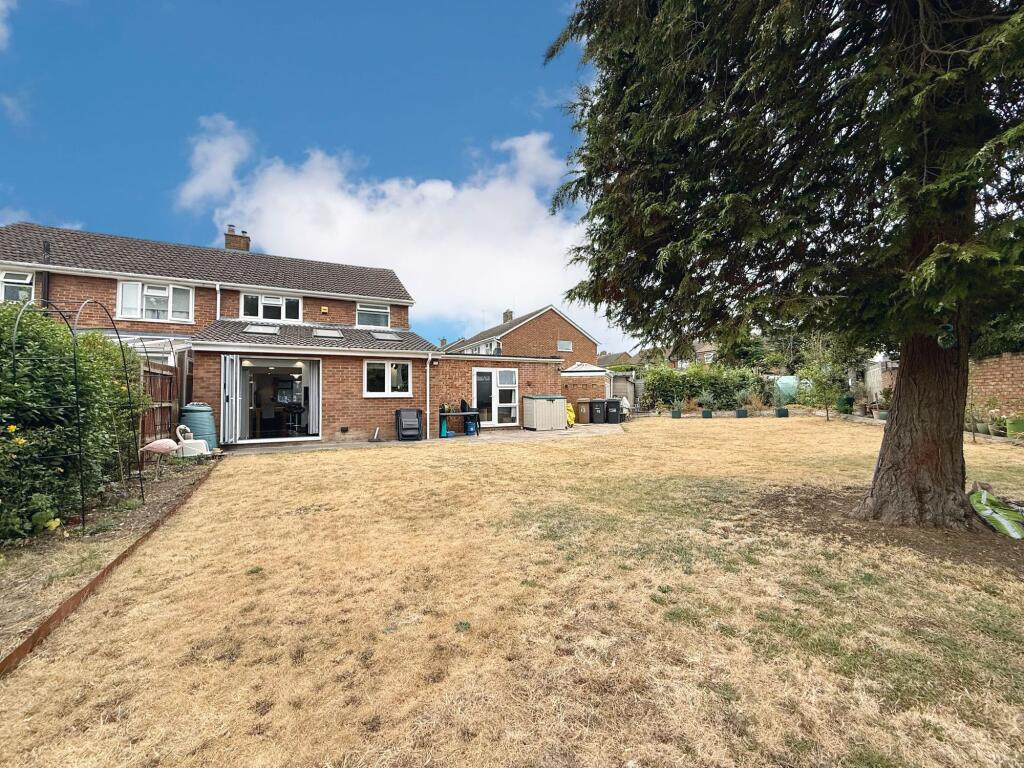 House in Luton - View 4