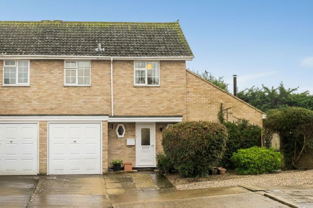 3-bed semi-detached on Willow Way, Begbroke, OX5, £425,000