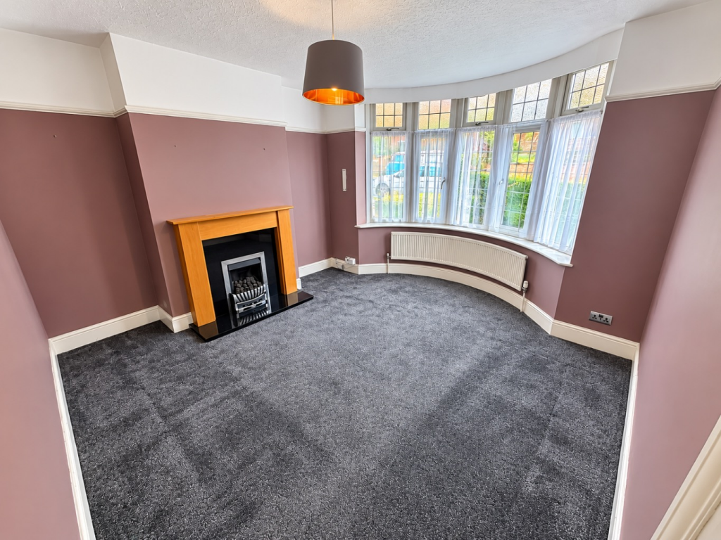 House in Luton - View 2
