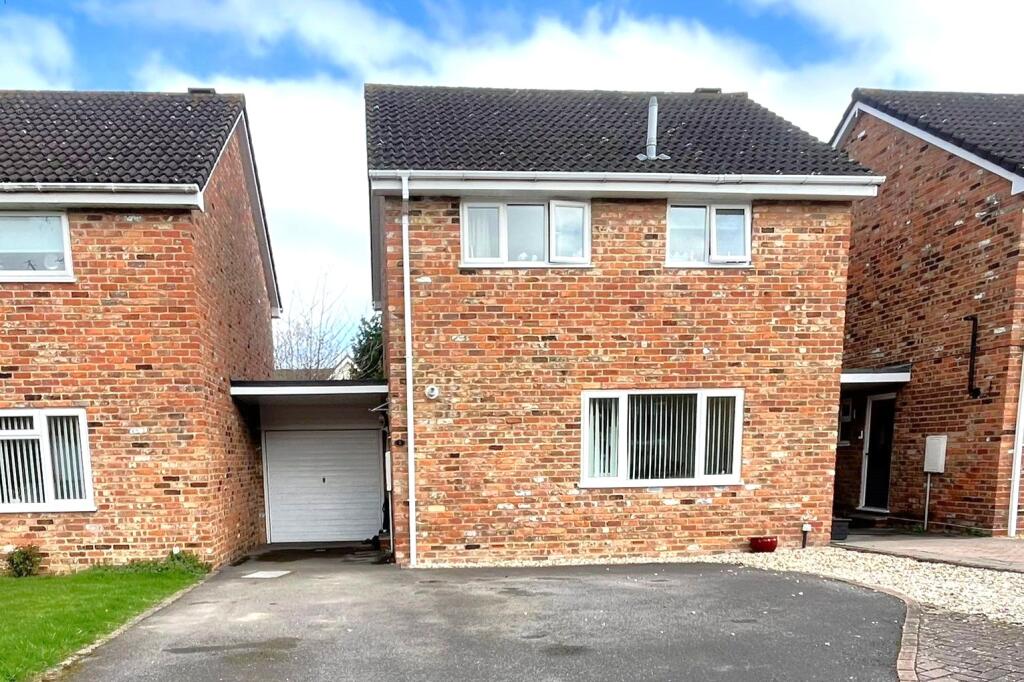 Main image of property: Kimber Close, Chineham, Basingstoke, Hampshire, RG24