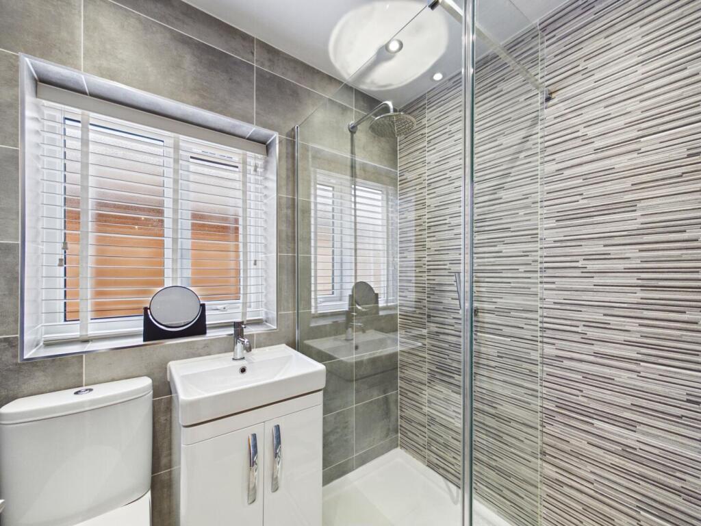 House in Wakefield - View 5