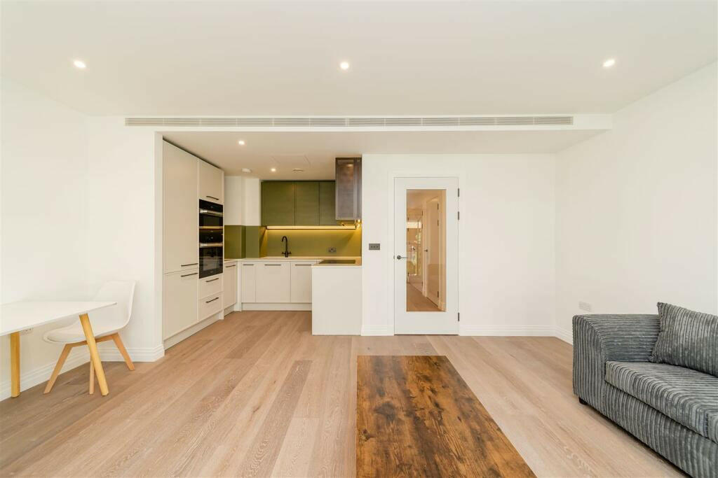 Savoy House, Lockgate Road, London, London, SW6 photo 4