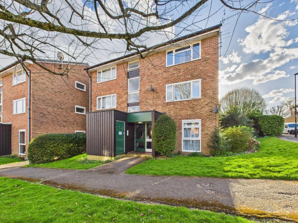 Main image of property: Middlefields, Croydon