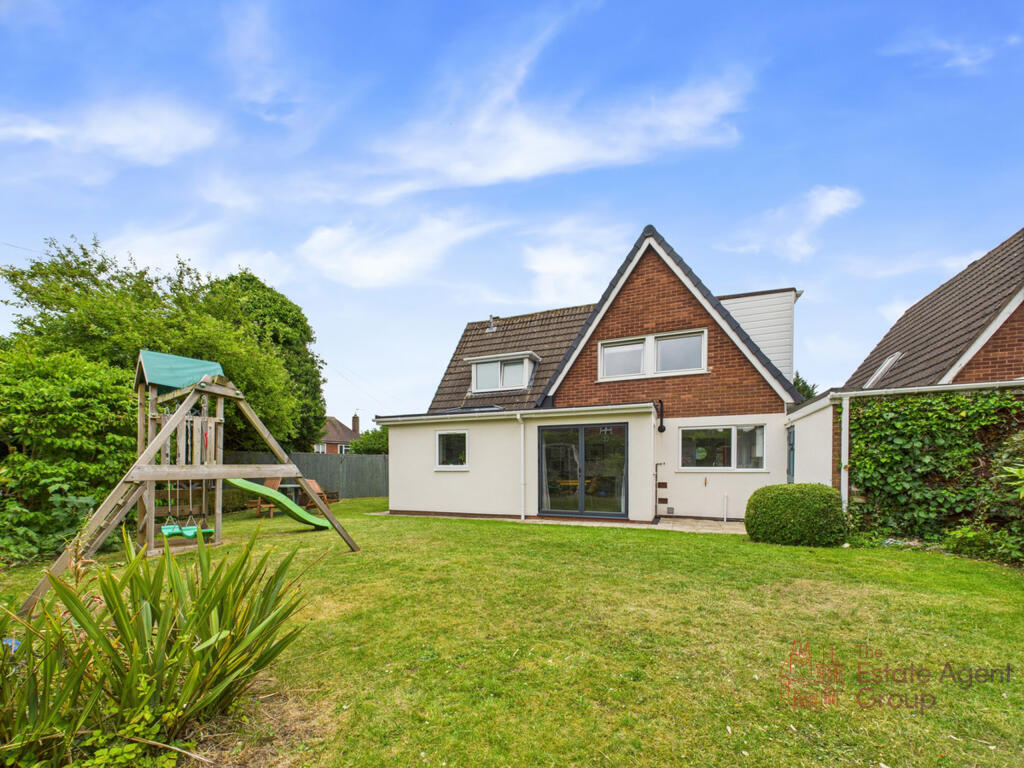 Laurel Close, Lichfield, Lichfield photo 2