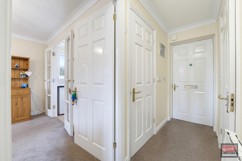 Apartment in Twickenham - More