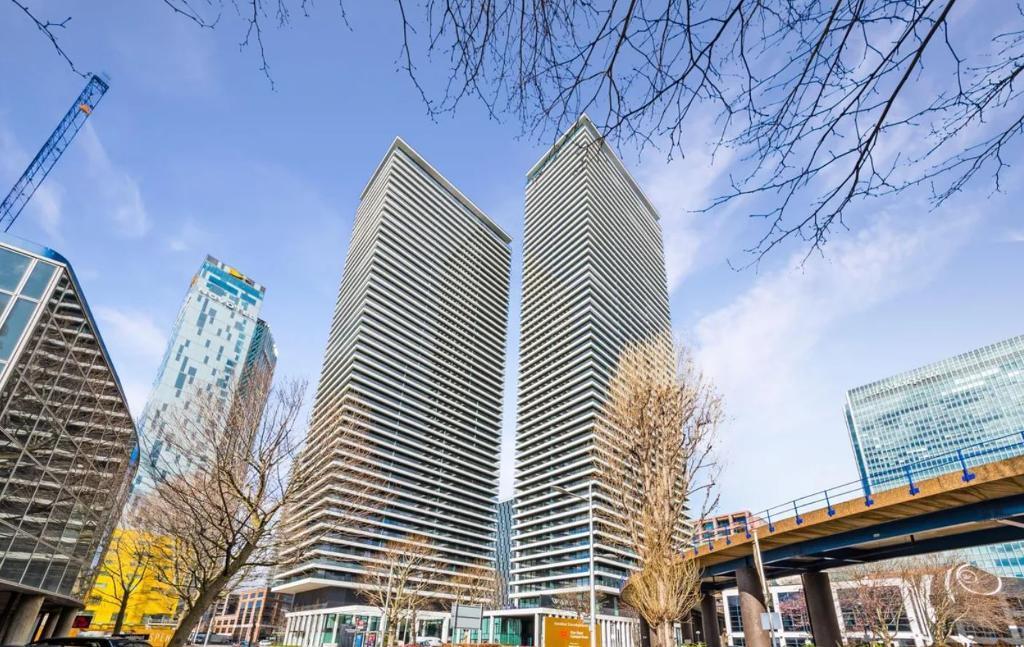 Main image of property: Bagshaw Building, Wardian Tower, Canary Wharf, London, E14 9DY