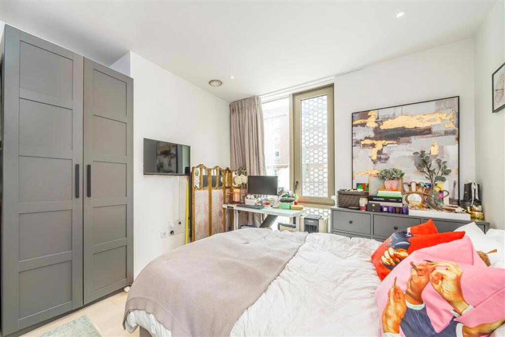 Apartment in London - View 5