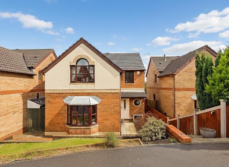 Main image of property: Heol Cefn Yr Hendy, Miskin, Pontyclun, Rhondda Cynon Taff. CF72 8QT