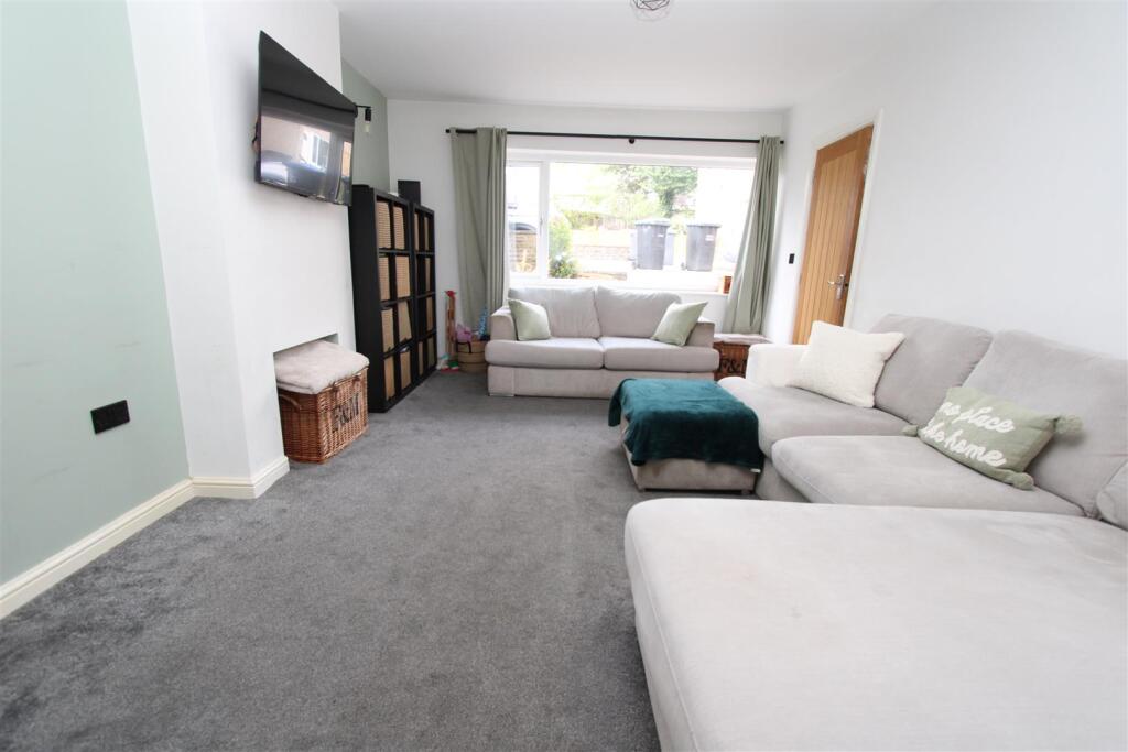 House in Bradford, West Yorkshire - View 4