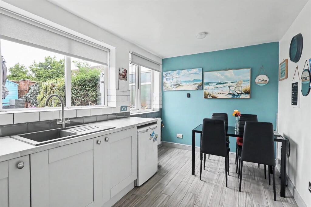 House in Nottingham, Gedling - View 2