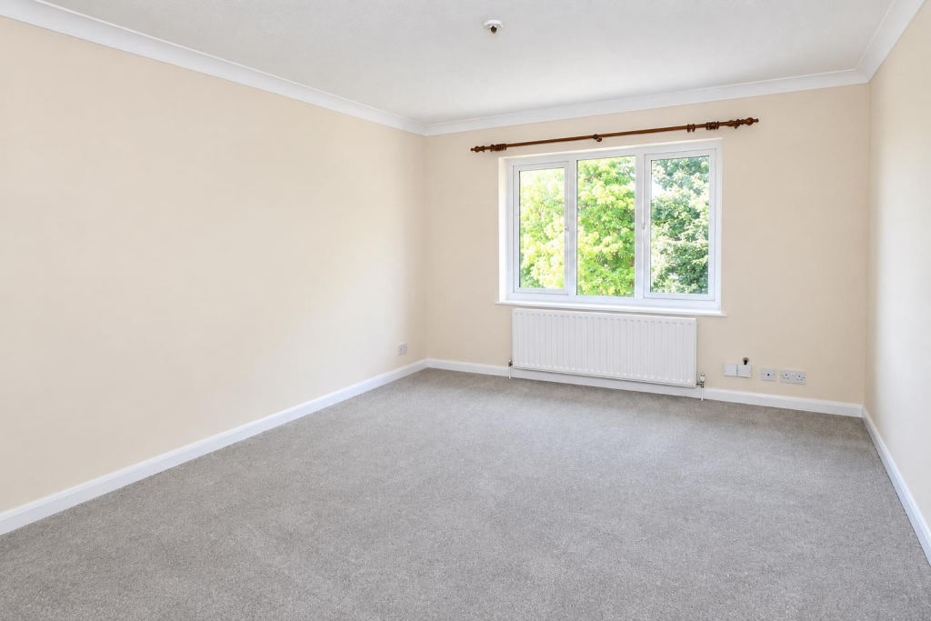 Apartment in Kingston upon Thames - View 3
