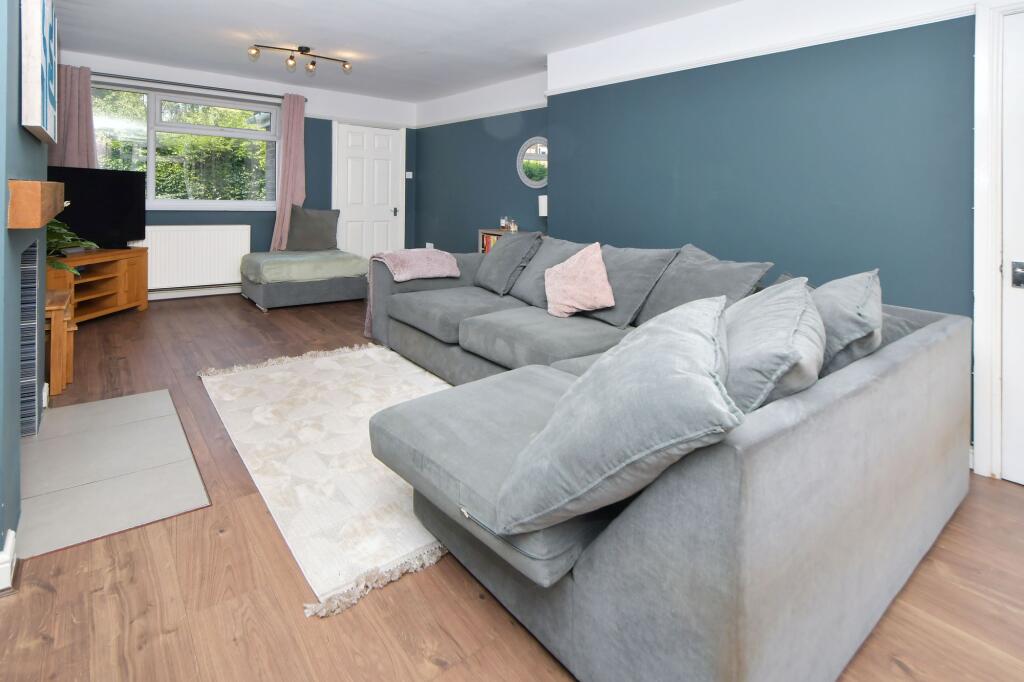 House in Stoke-on-Trent - More