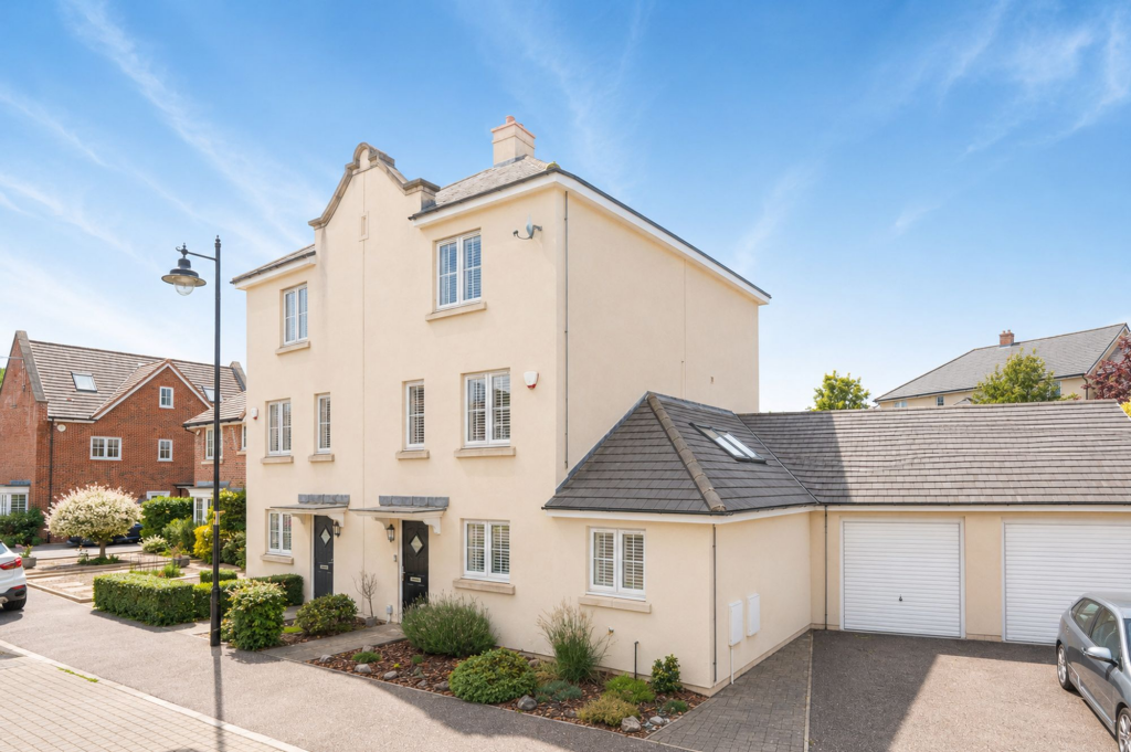 4-bed semi-detached on Pevensey Way, Croxley Green, WD3, £750,000