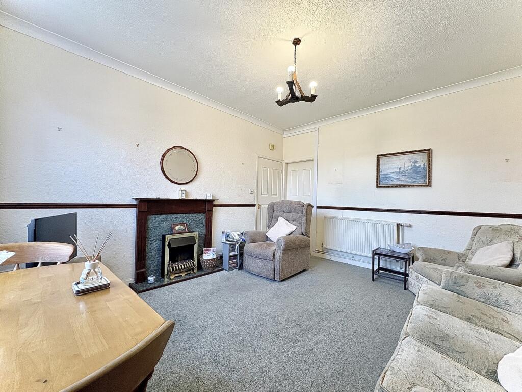 Sedgley Road, W, Woodsetton, DY1 4LJ photo 4