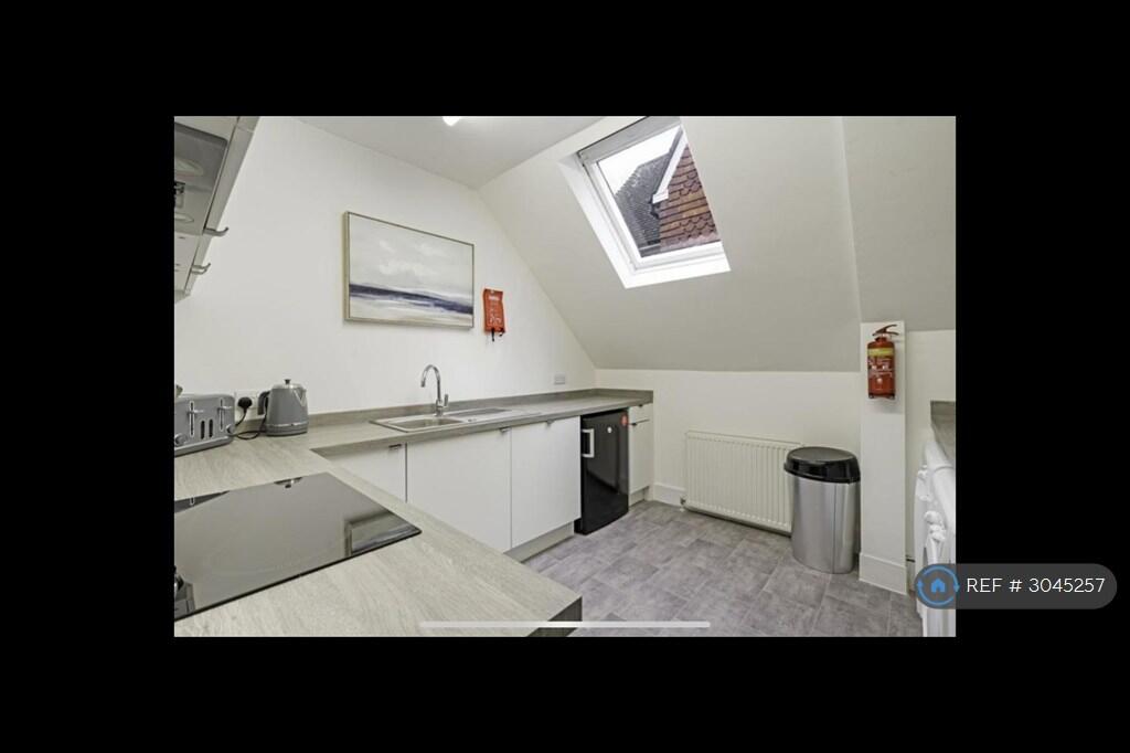 House in Tonbridge - View 3