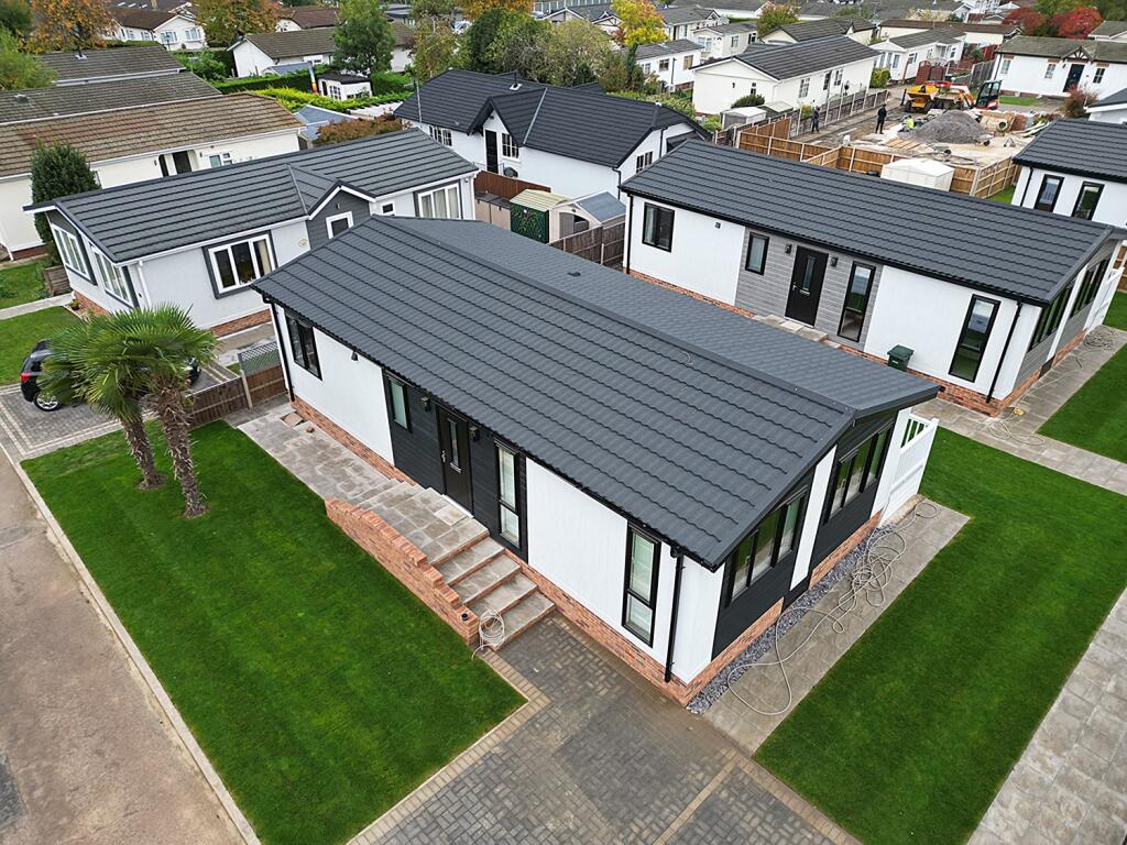 Main image of property: Shaftesbury Way, Kings Langley, Hertfordshire, WD4