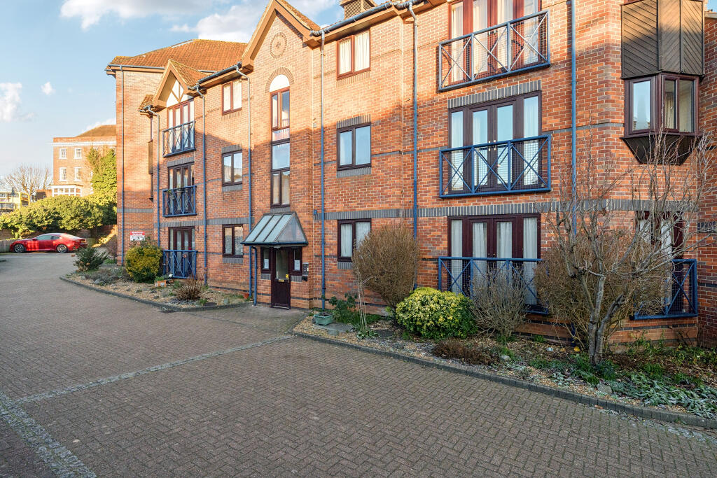 Main image of property: Talbot Court, Reading, RG1