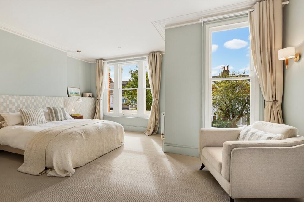 House in London - View 3