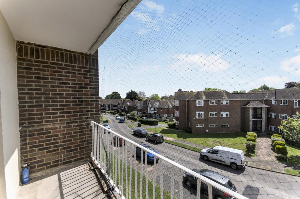 Apartment in Eastbourne, East Sussex - More
