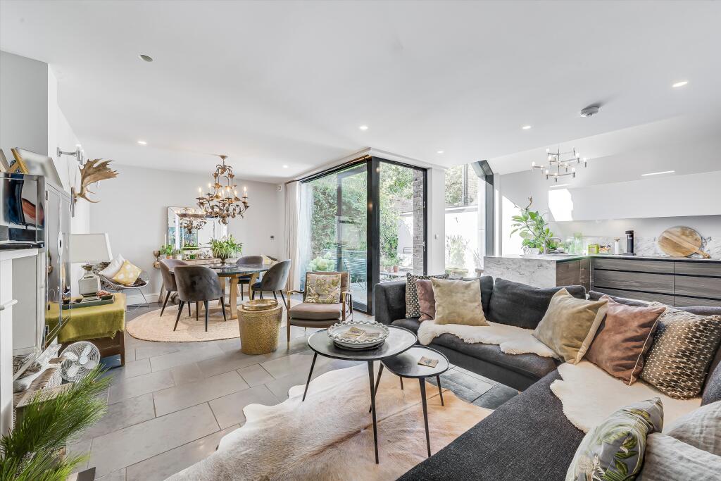 House in Richmond, Petersham - View 2