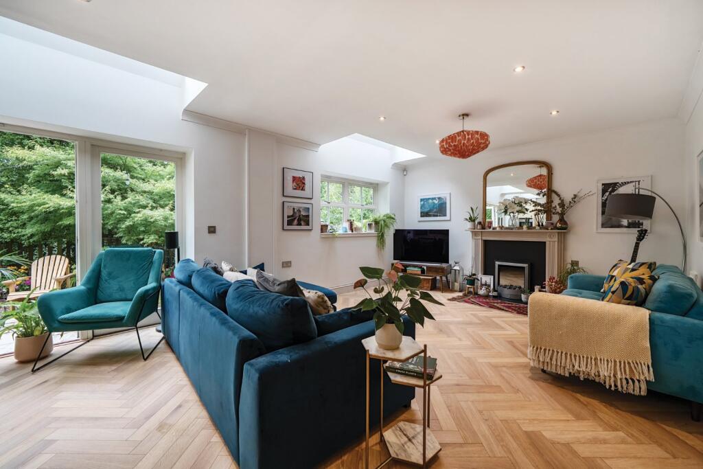 1-bed flat on Warwick Park, Tunbridge Wells, £325,000