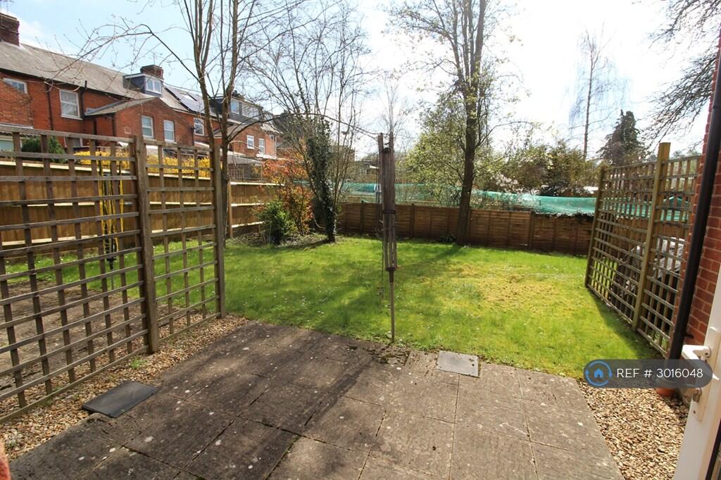 Apartment in Southampton - View 4