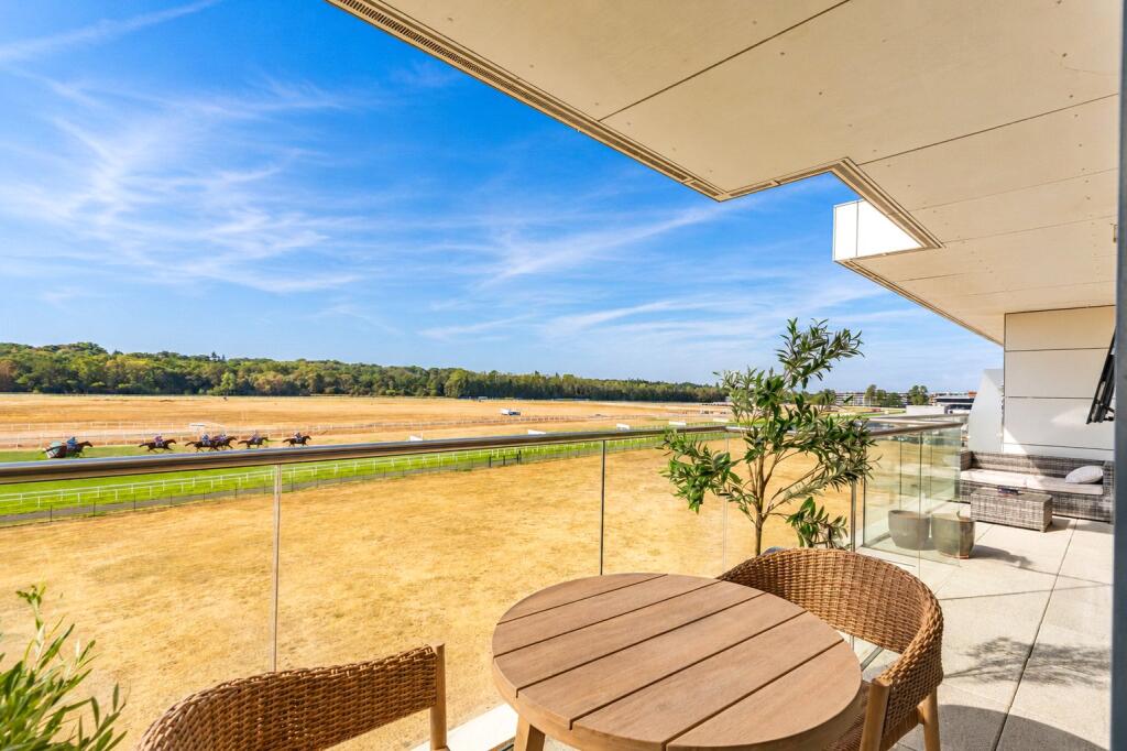 Kingman Way, Newbury, Berkshire, RG14