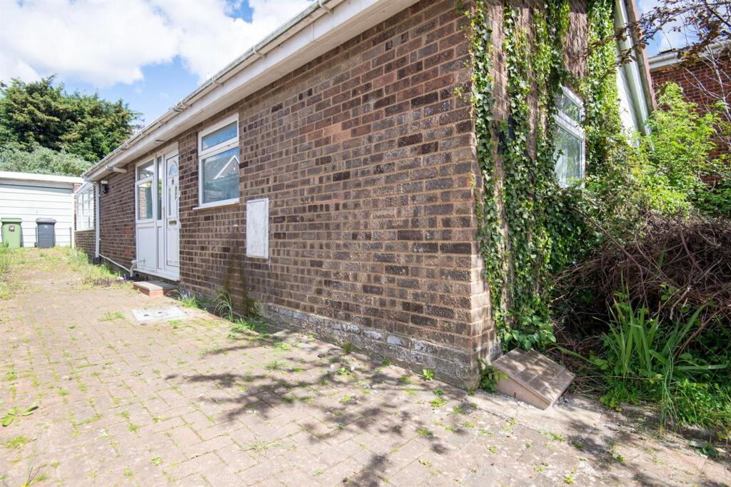 Fallowfield, Wellingborough, NN9 - View 2