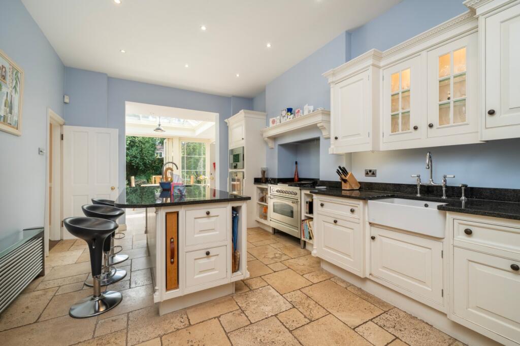 House in London, Merton Park - More