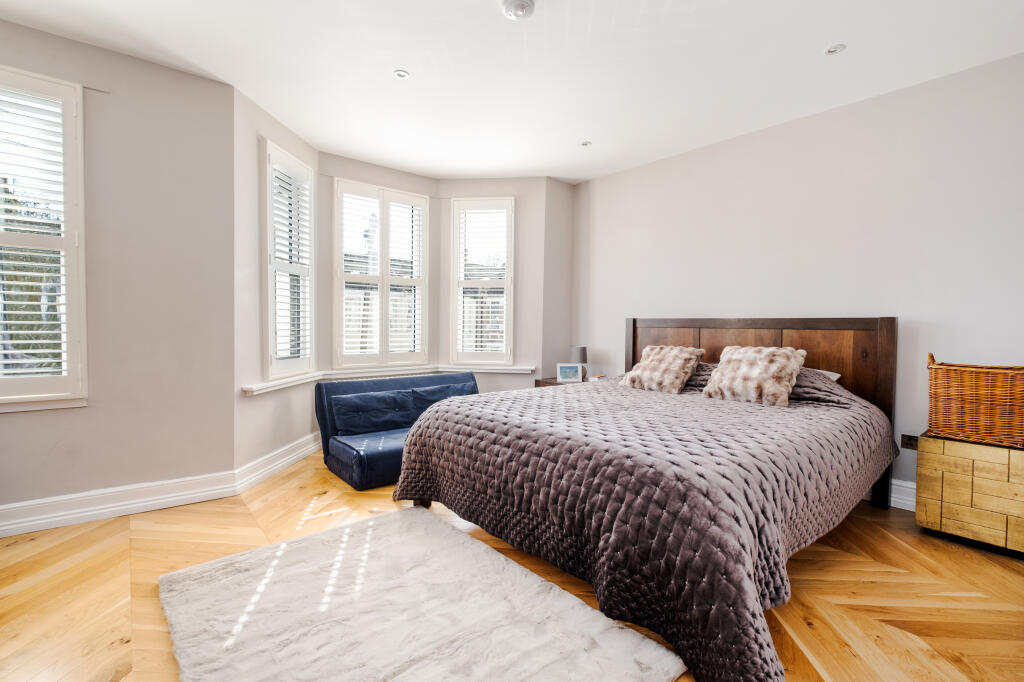 House in London - View 3