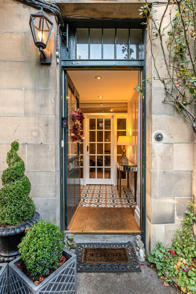 Main image of property: 19A Rothesay Terrace, Edinburgh, EH3 7RY