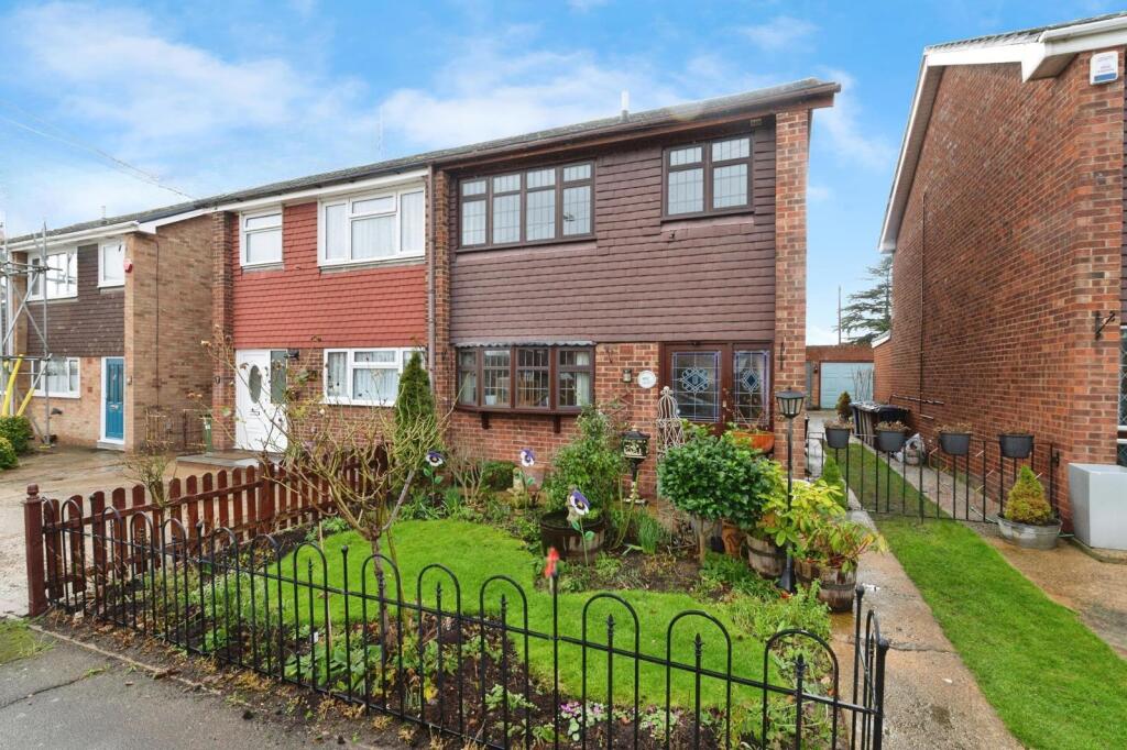 Main image of property: Russet Close, Stanford-le-Hope, Essex, SS17