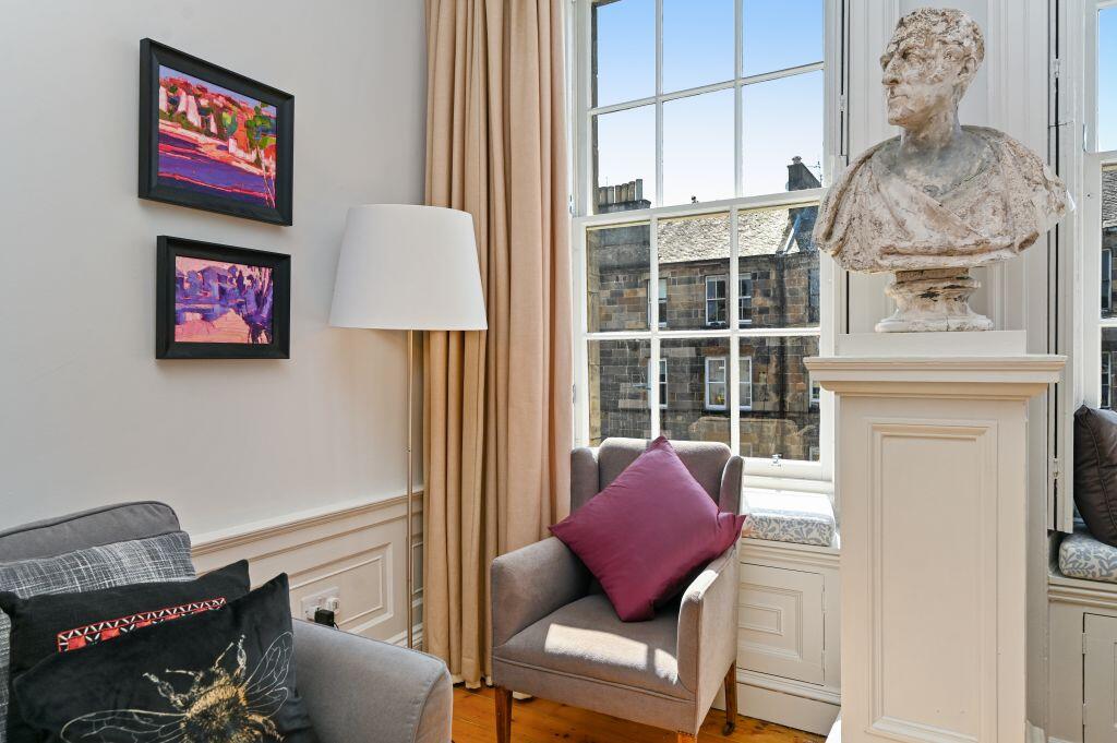 Apartment in Edinburgh, Leith Central - View 4