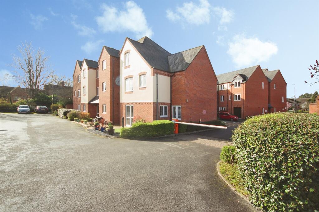 Main image of property: Coventry Road, Warwick