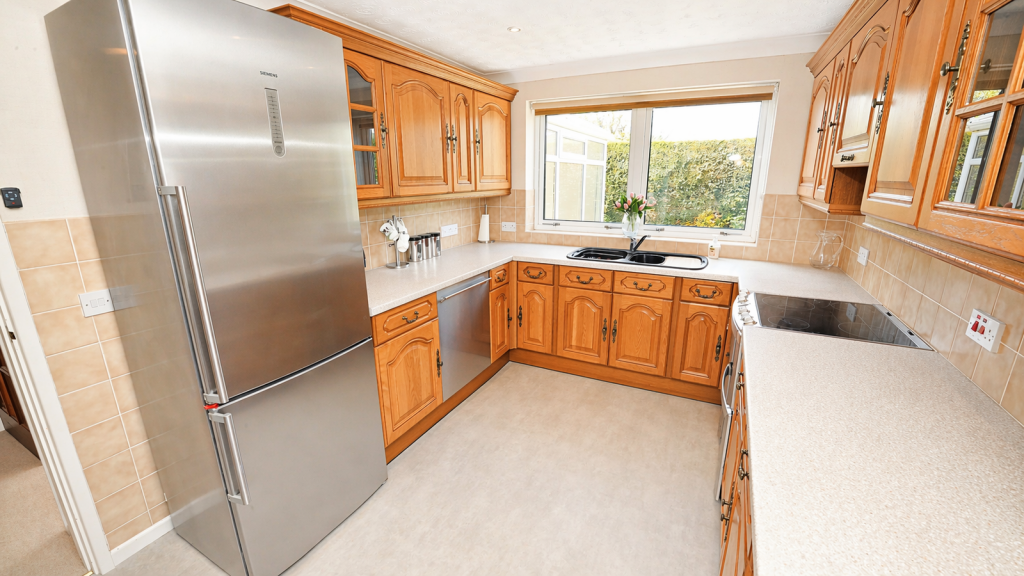 Cheddar Close, Nailsea - The prime Perrings close. - More