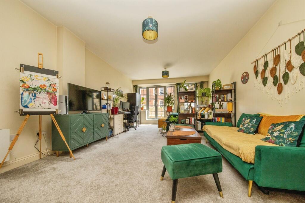 Apartment in Colchester, New Town - More