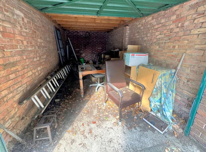 Garage, Rear Of 51 Long Lane, Finchley, N3 - View 3