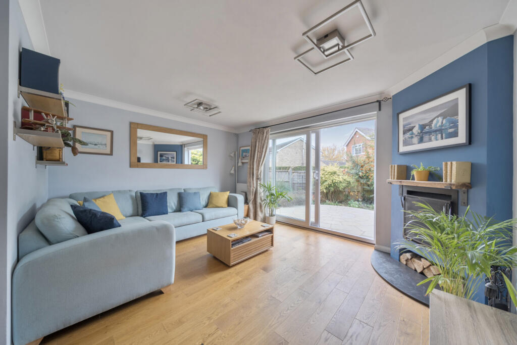 Waterside Drive, Purley on Thames, Reading, Berkshire, RG8 photo 2
