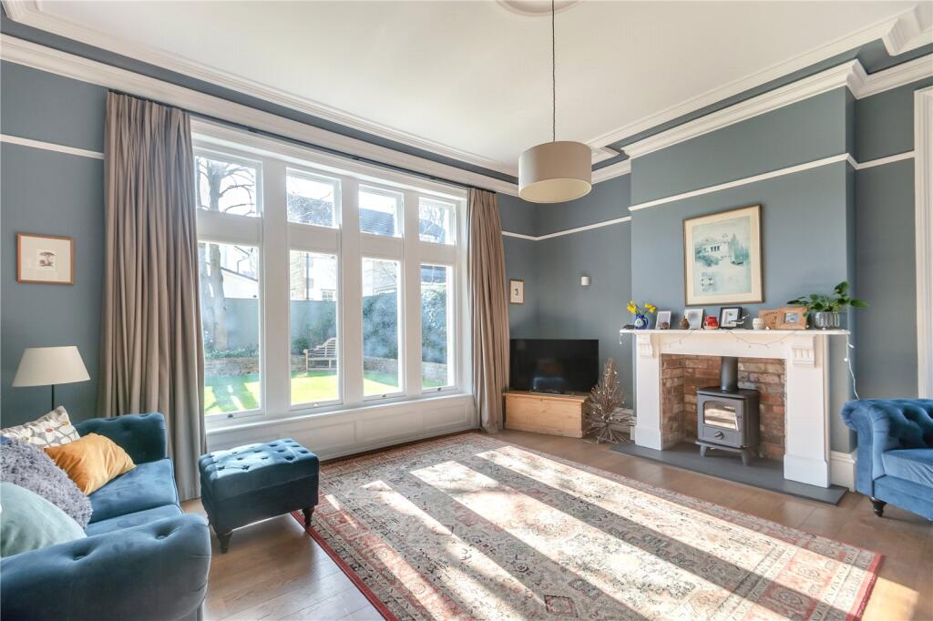 House in Leeds, Pool - View 4